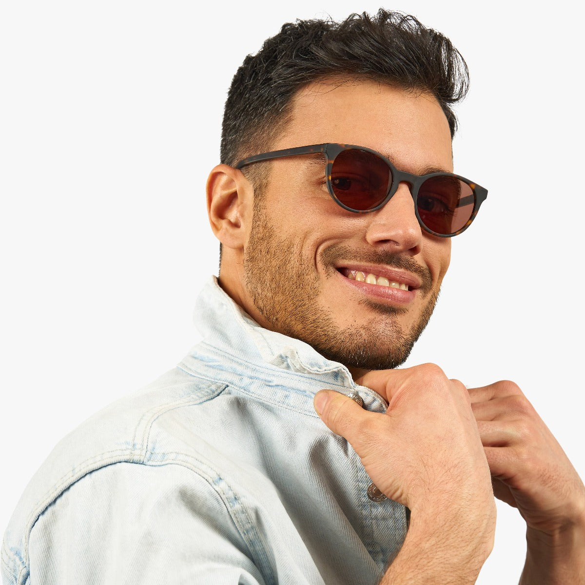 Luxreaders stylish Men's Örebro Dark Turtle Sunglasses. Made from Acetate in a Iconic shape.