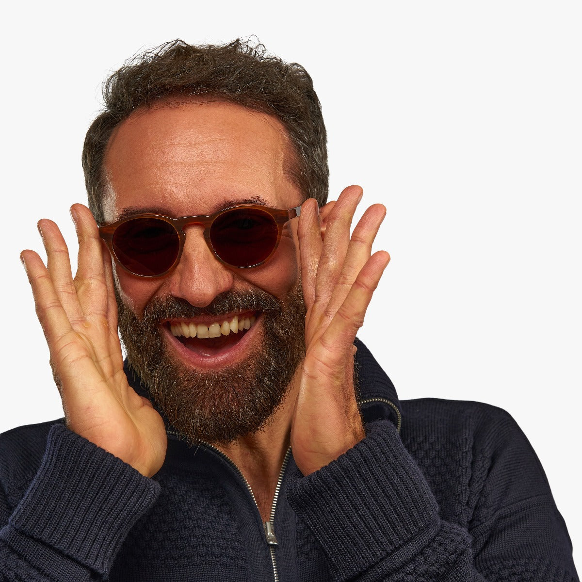 Luxreaders stylish Men's Trondheim Shiny Walnut Sunglasses. Made from Acetate in a Round shape.