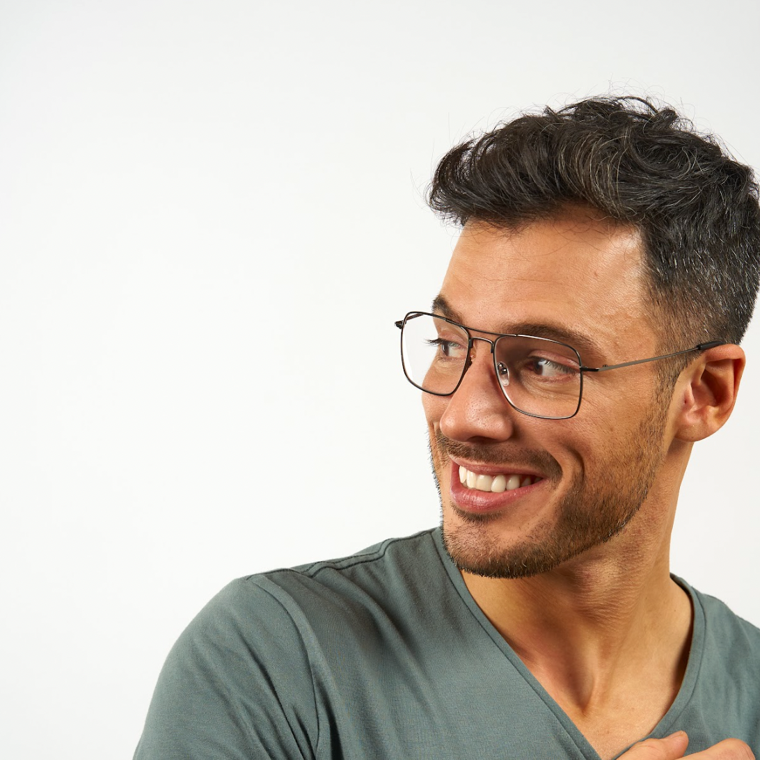 Keep your eye on the eyeglasses trends for men 2024 Luxreaders