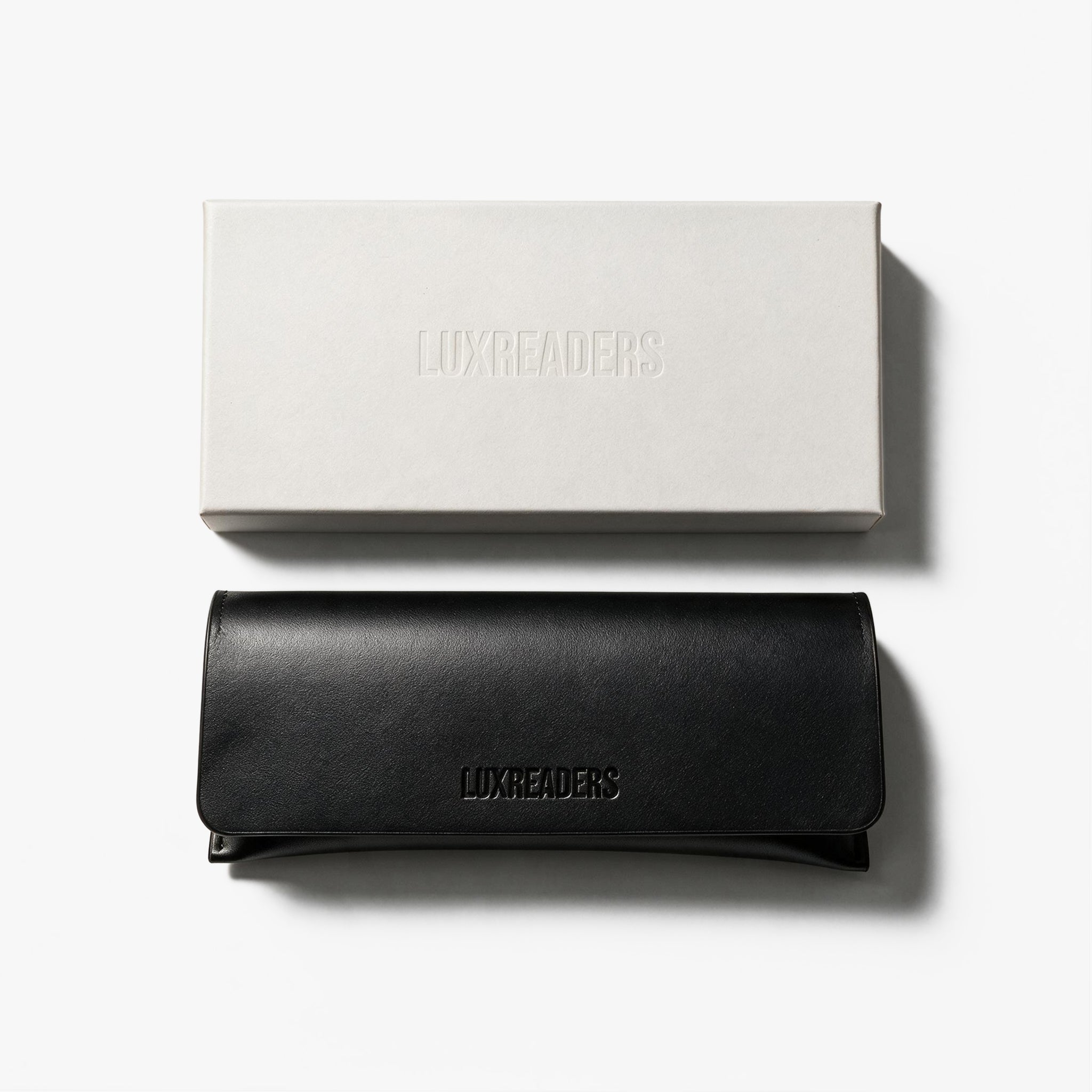 Luxreaders Premium packaging 2026: white box and black glasses case
