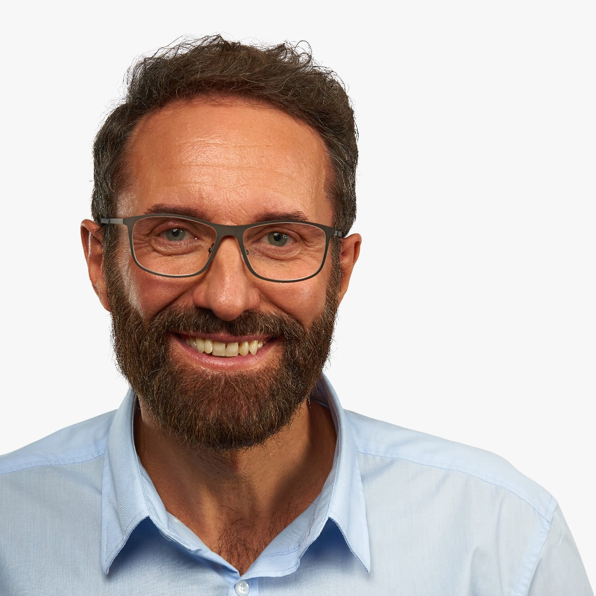 mens-mon-gun_blue-light-glasses_male-model-1.jpg?v=1771424339&width=1200