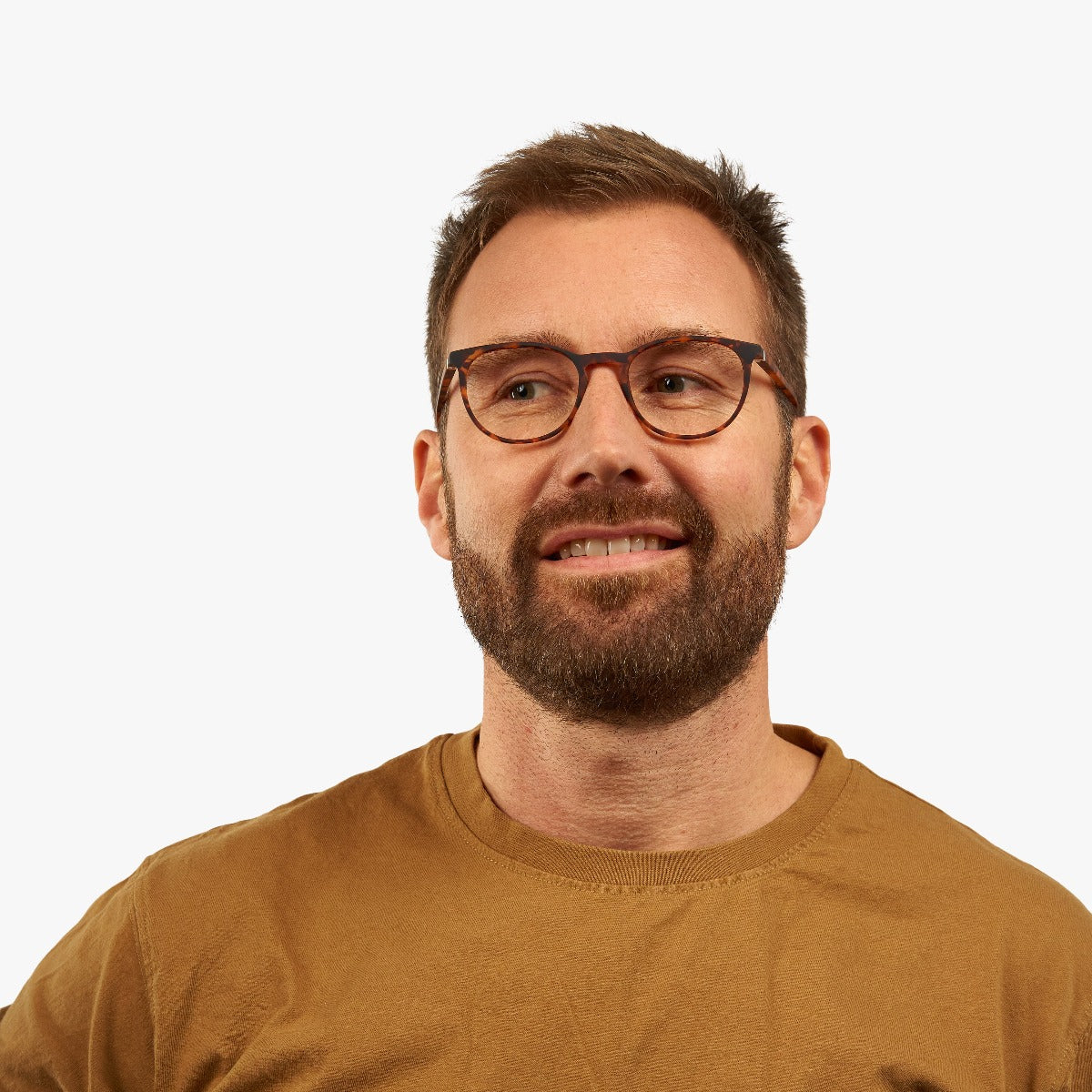 mens-stockholm-turtle_blue-light-glasses_male-model-1.jpg?v=1771426556&width=1200